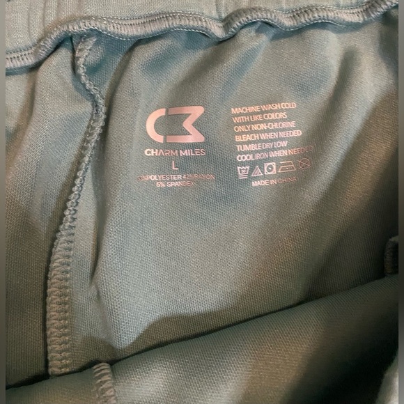 NWT Women’s Shorts Green Athletic Shorts for Running Lounge Shorts Size Large - Picture 5 of 6